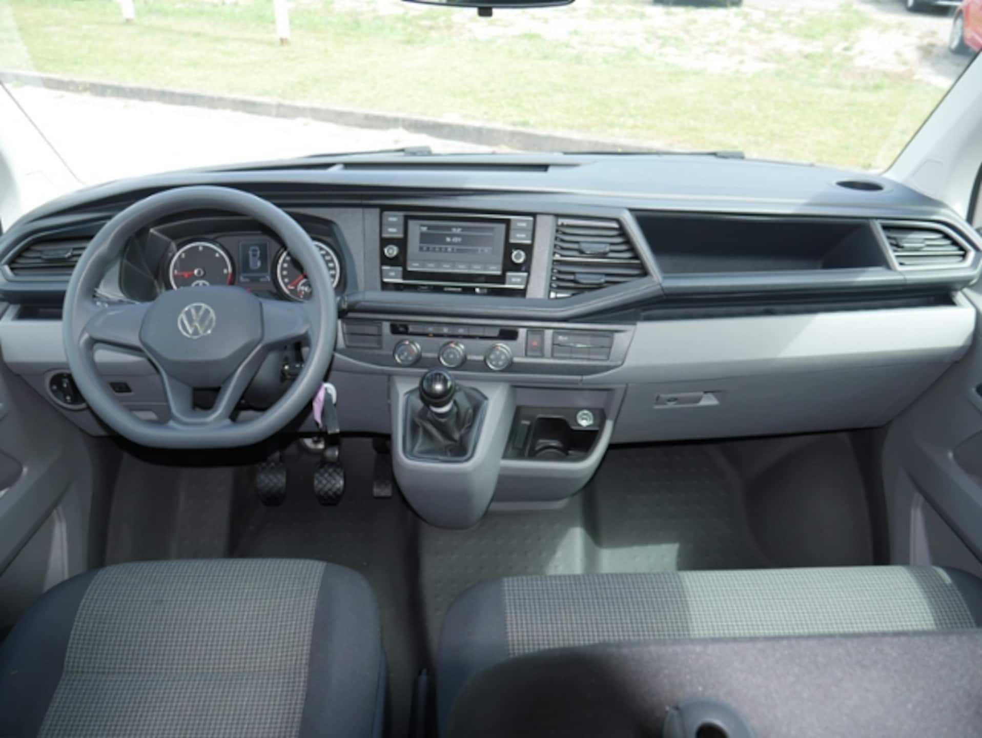 Volkswagen T6.1 Transporter Kombi langer Radstand