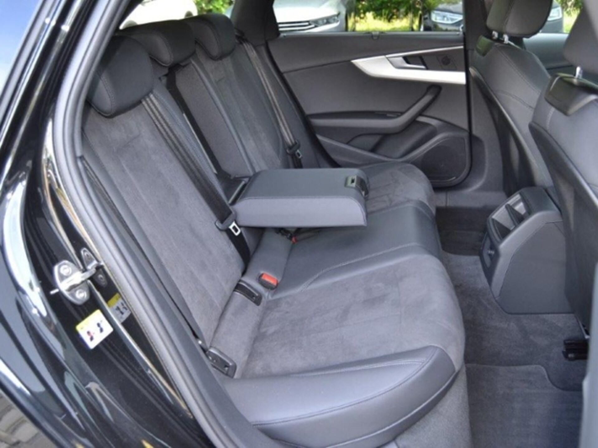 Audi A4 Avant S line