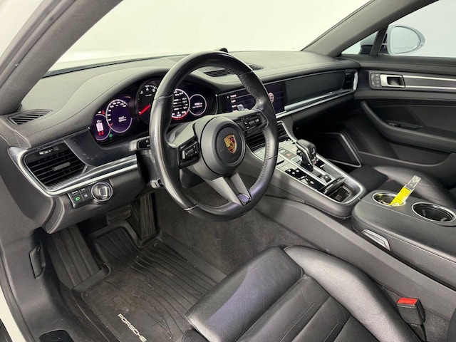 2022 Porsche Panamera