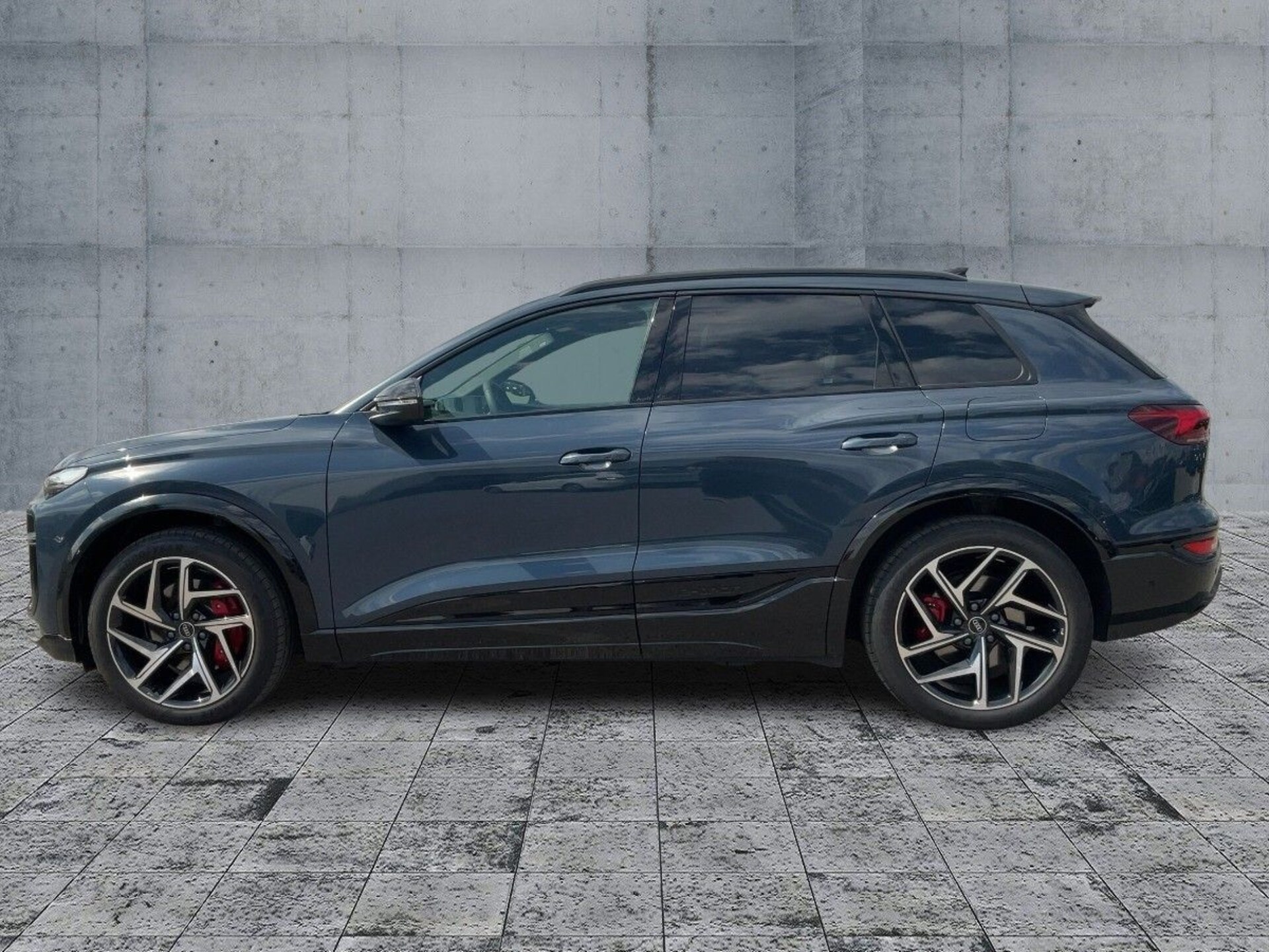 Audi SQ6 SUV e-tron
