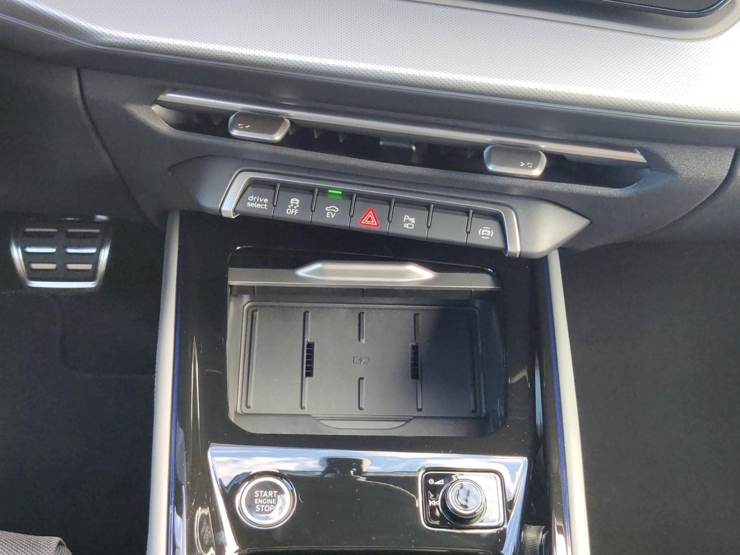 Bild über Audi Q3 SUV e-hybrid e-hybrid 200 kW S tronic - für weitere Informationen kontaktieren Sie den Audi Partner