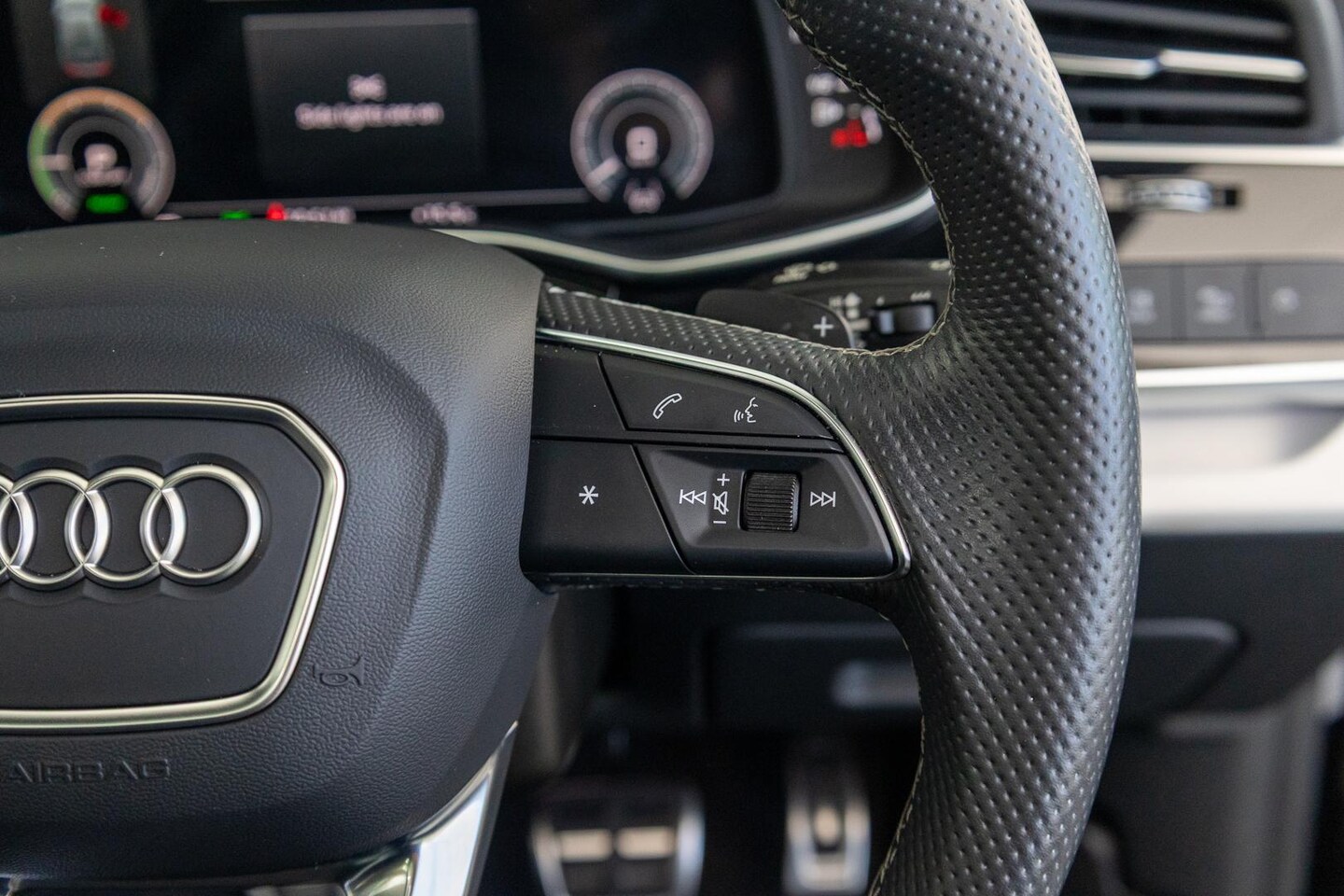 Image about Audi Q8 TFSI e 60 TFSI e quattro tiptronic