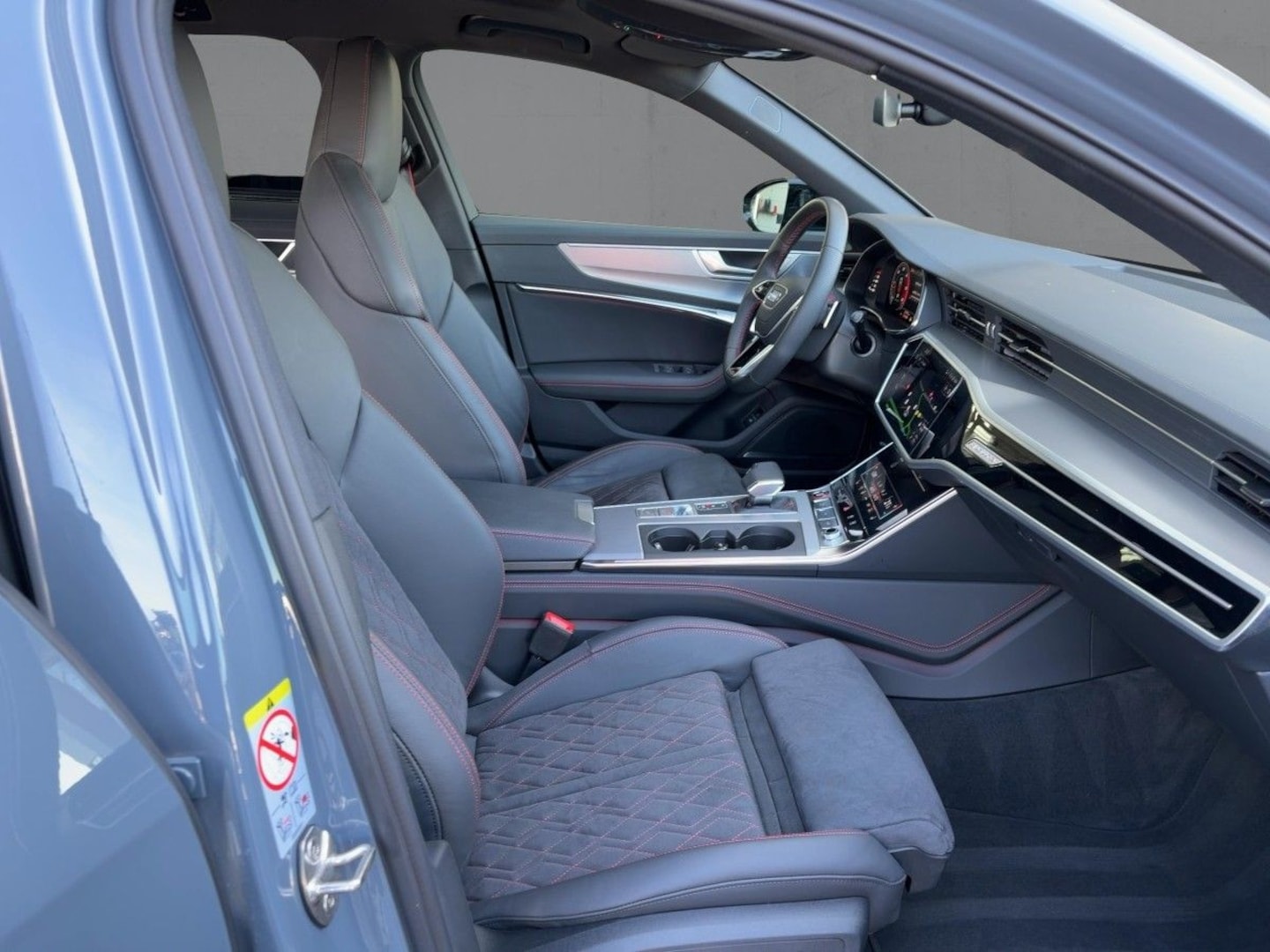Bild über Audi S6 Avant TDI quattro tiptronic - für weitere Informationen kontaktieren Sie den Audi Partner