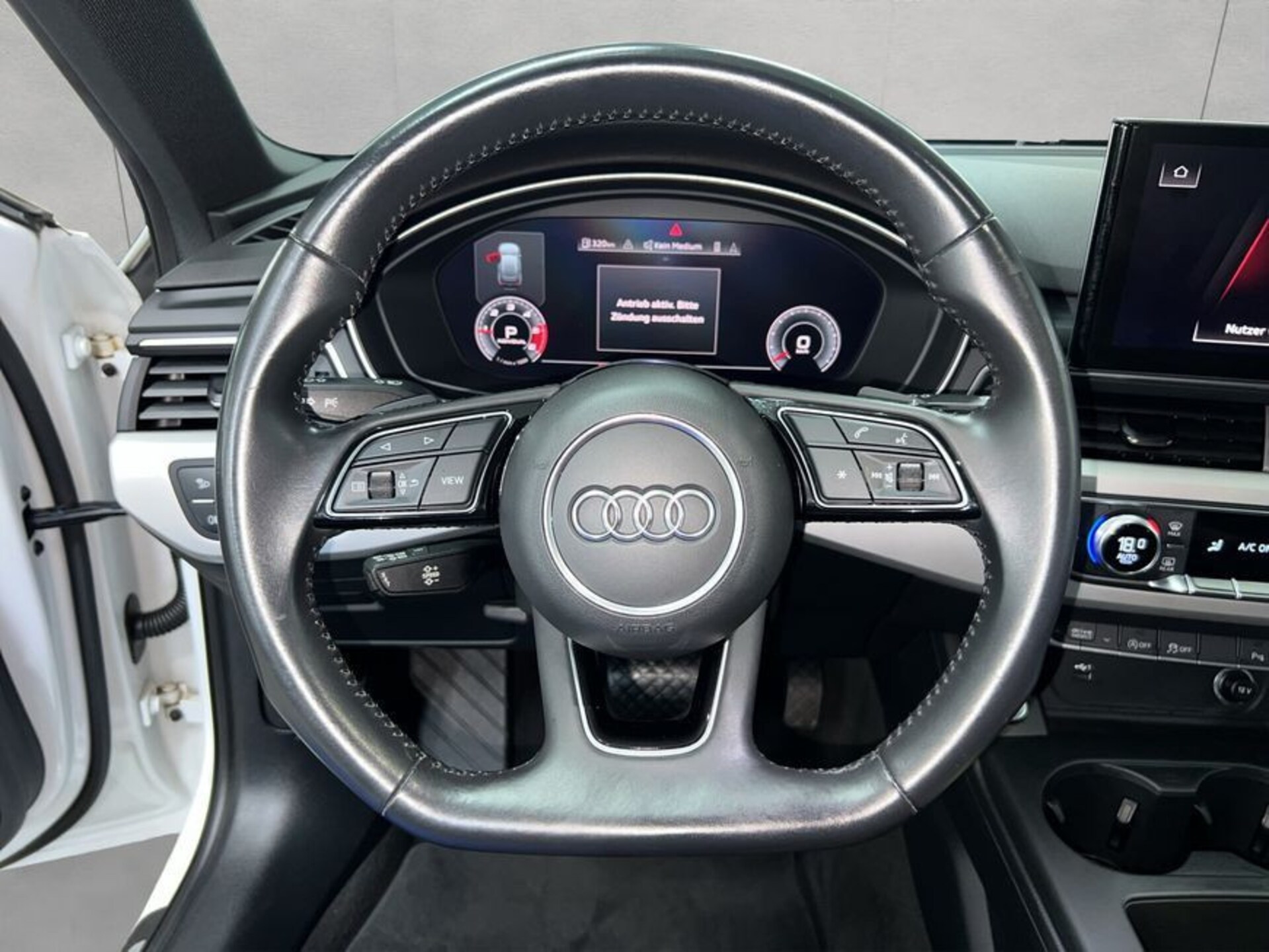 Audi A4 Avant S line