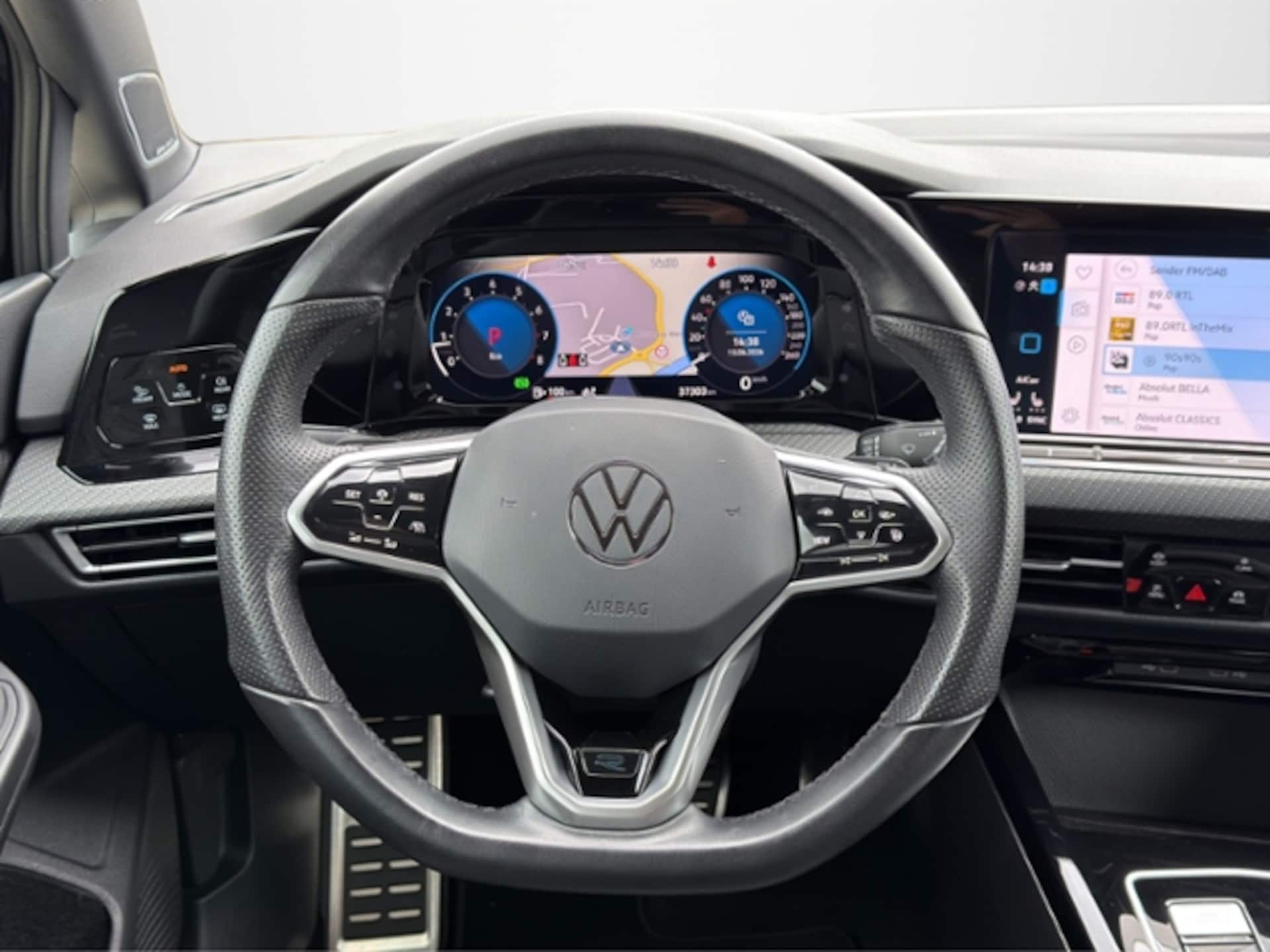 Volkswagen Golf R-Line