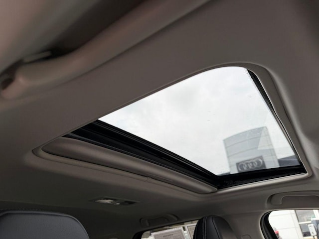 2025 Mazda CX-5 S Preferred package - Photo 17