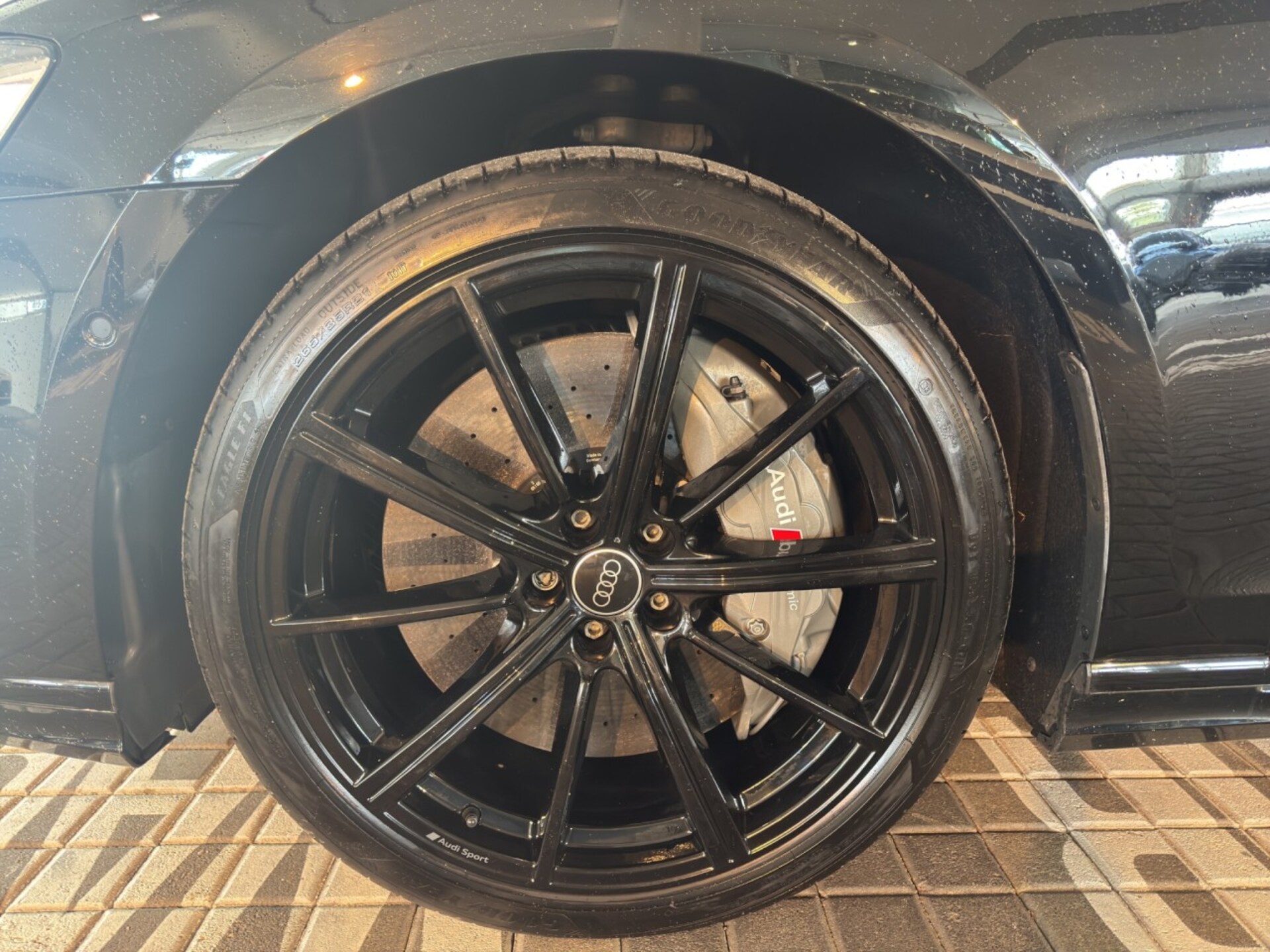 Audi S8