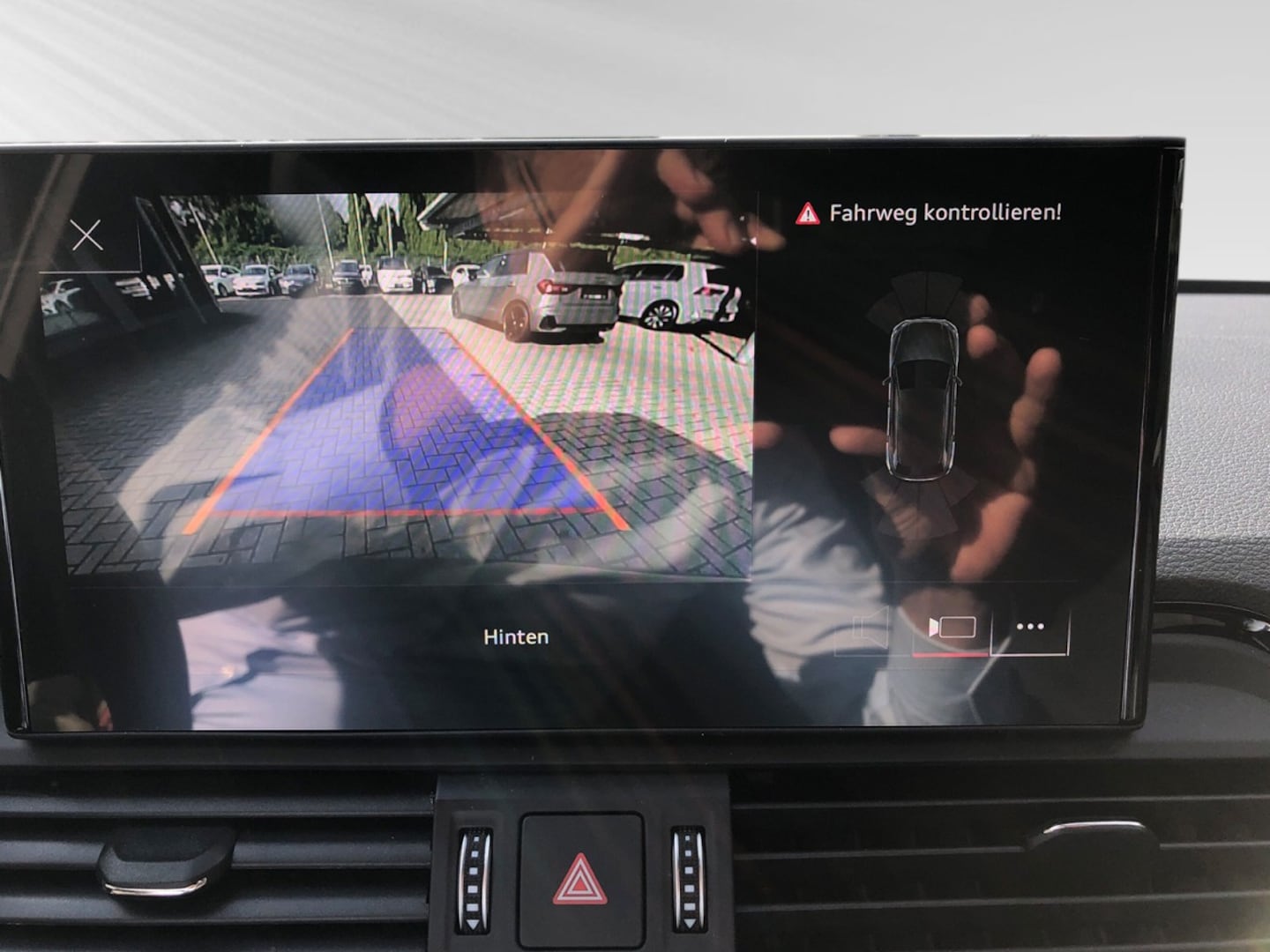 Bild über Audi SQ5 TDI tiptronic - für weitere Informationen kontaktieren Sie den Audi Partner