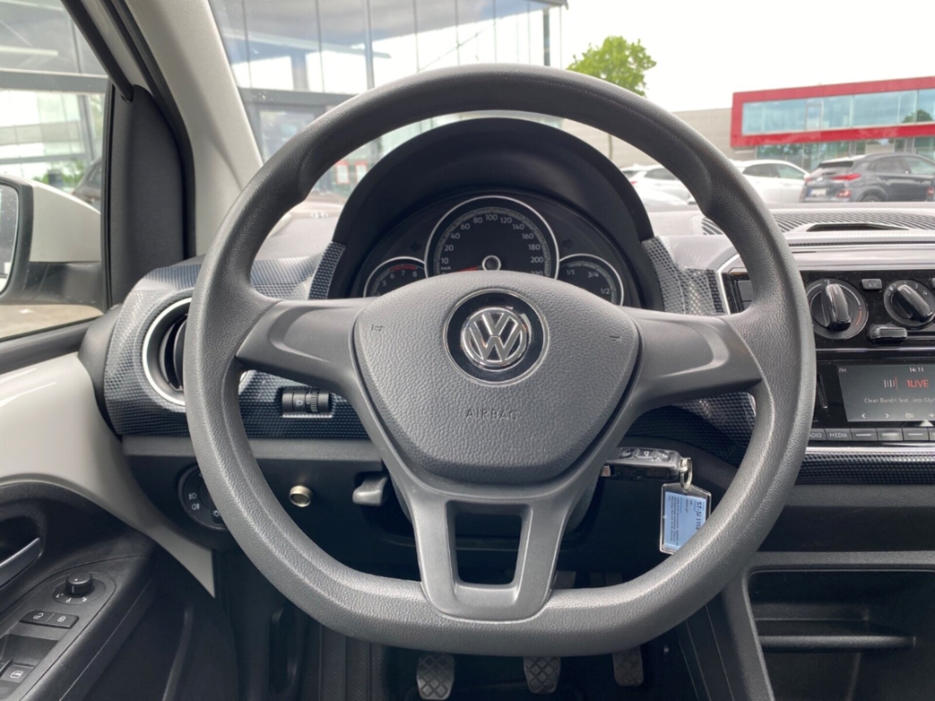 Volkswagen up! move up!