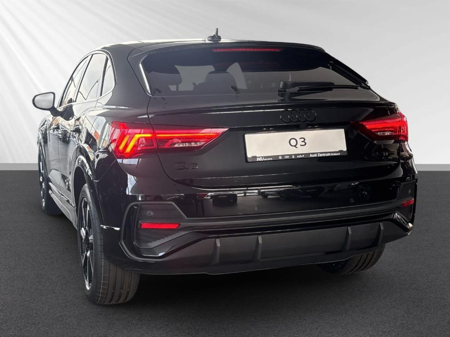 Bild über Audi Q3 Sportback S line 35 TFSI S tronic - für weitere Informationen kontaktieren Sie den Audi Partner