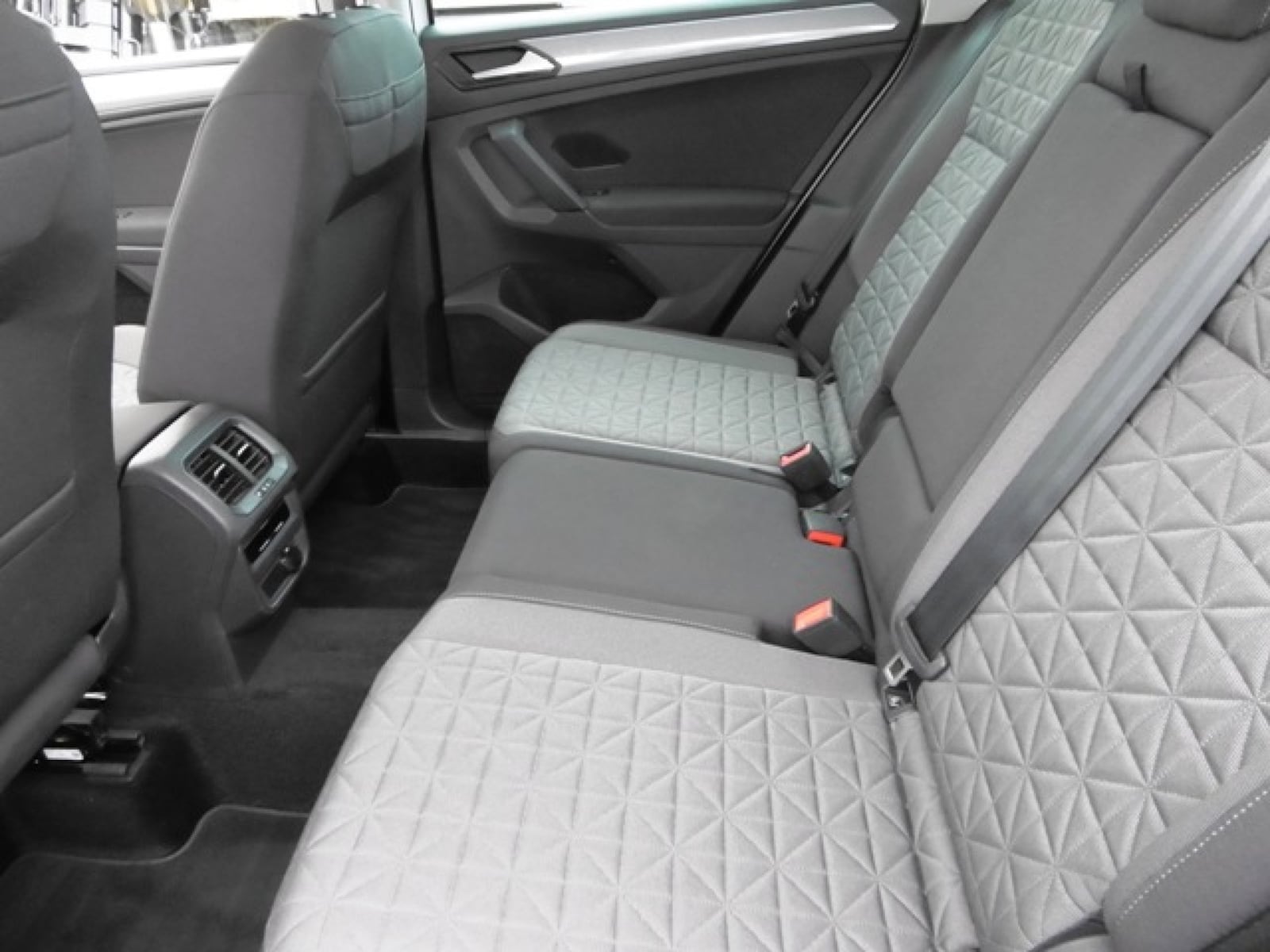 Volkswagen Tiguan – Bild 9