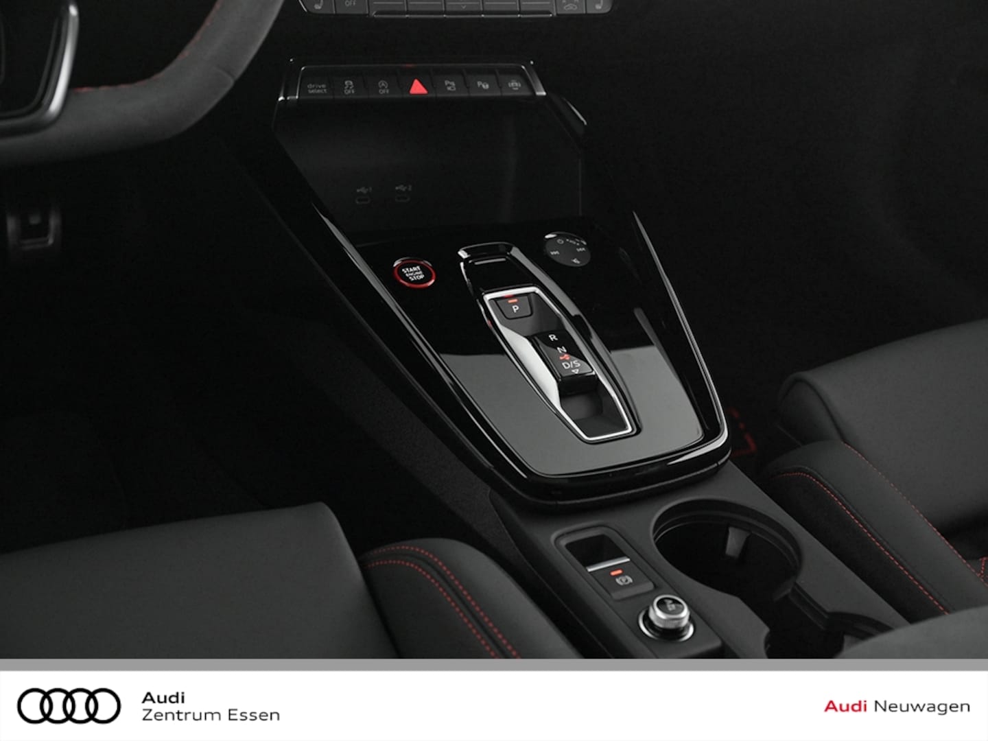 Bild über Audi RS 3 Sportback TFSI quattro 294 kW S tronic - für weitere Informationen kontaktieren Sie den Audi Partner