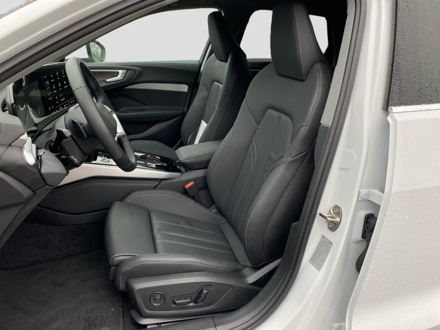 Bild über Audi A5 Avant TDI 150 kW S tronic - für weitere Informationen kontaktieren Sie den Audi Partner