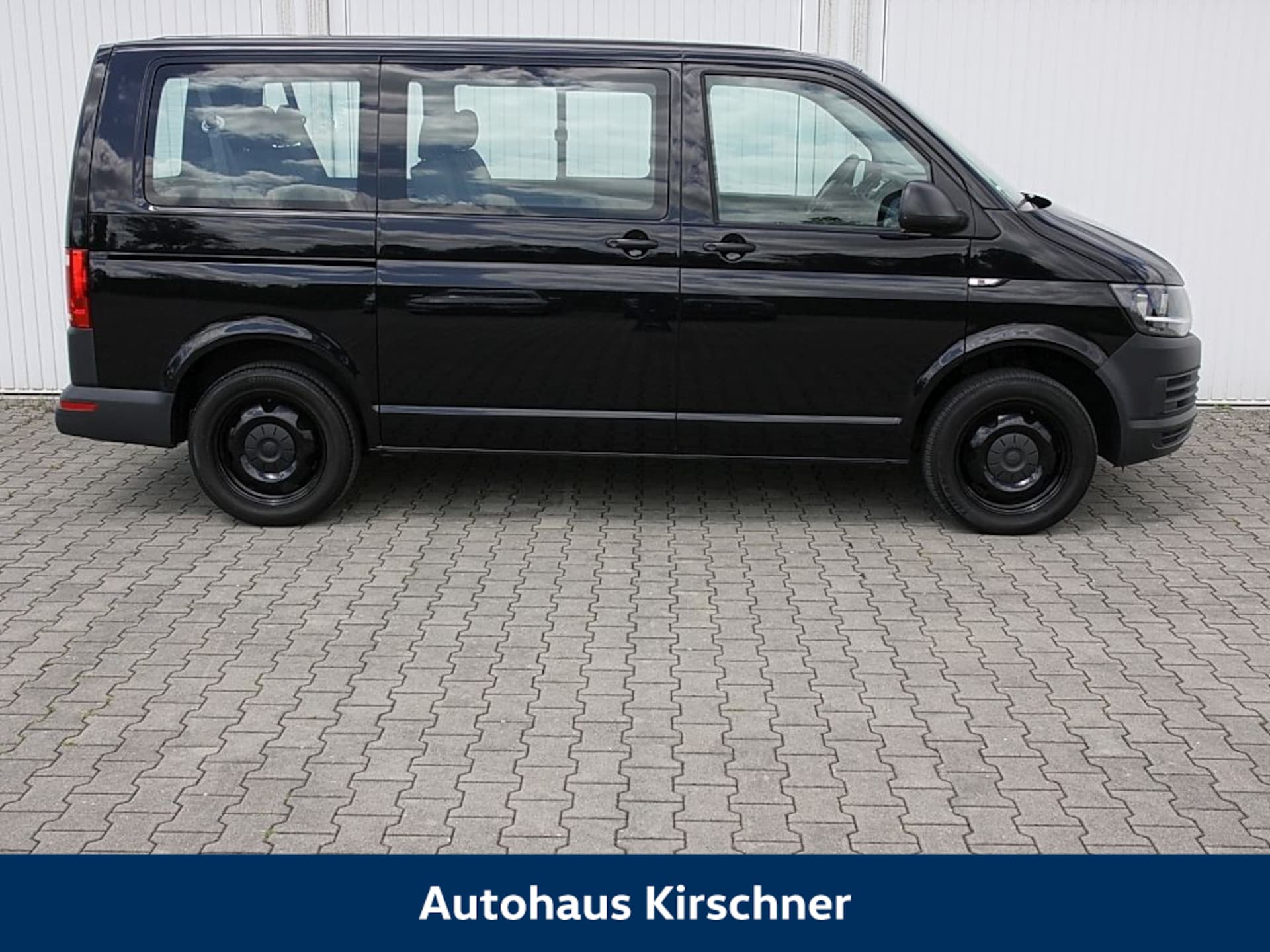 Volkswagen T6 Transporter Kombi