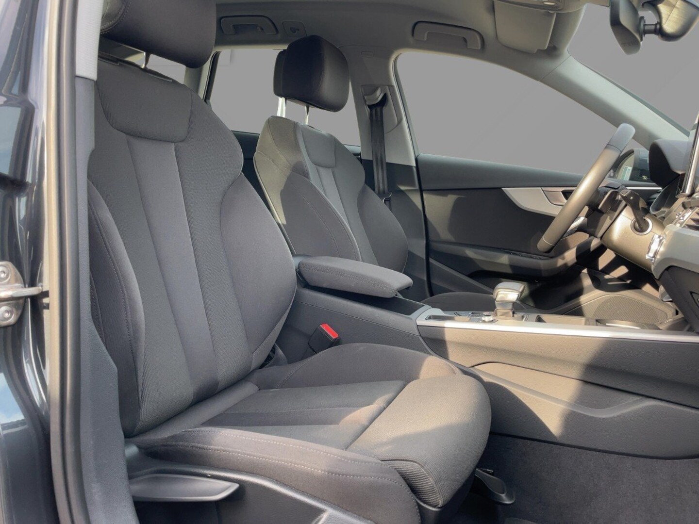 Bild über Audi A4 Avant advanced 35 TDI S tronic - für weitere Informationen kontaktieren Sie den Audi Partner