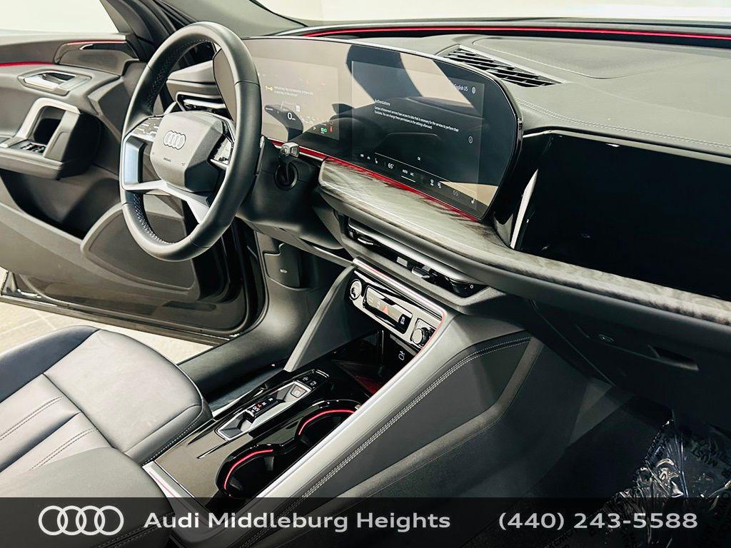 2025 Audi Q5 Premium - Photo 10
