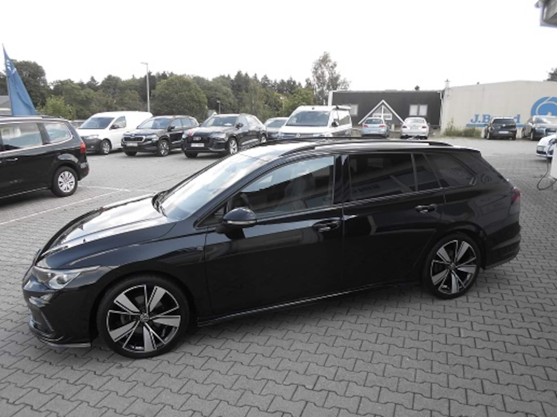 Volkswagen Golf Variant R-Line