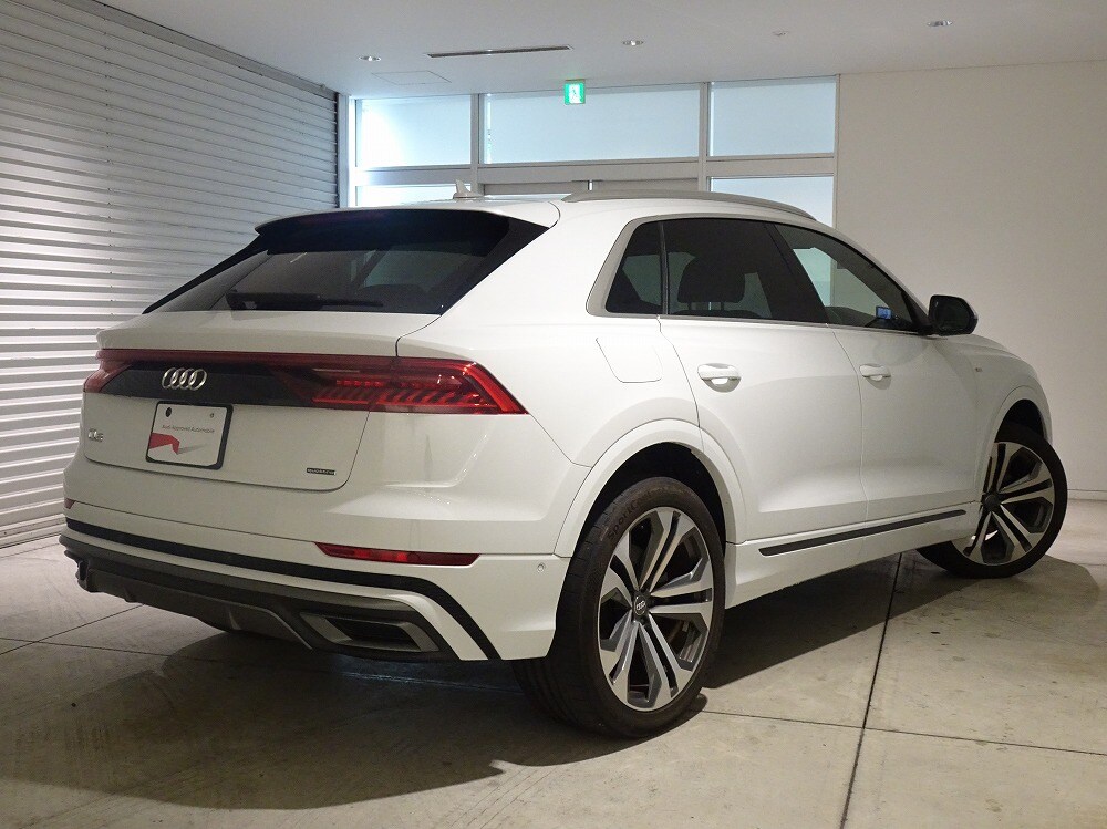Image about Audi Q8 55 TFSI quattro debut package S line
