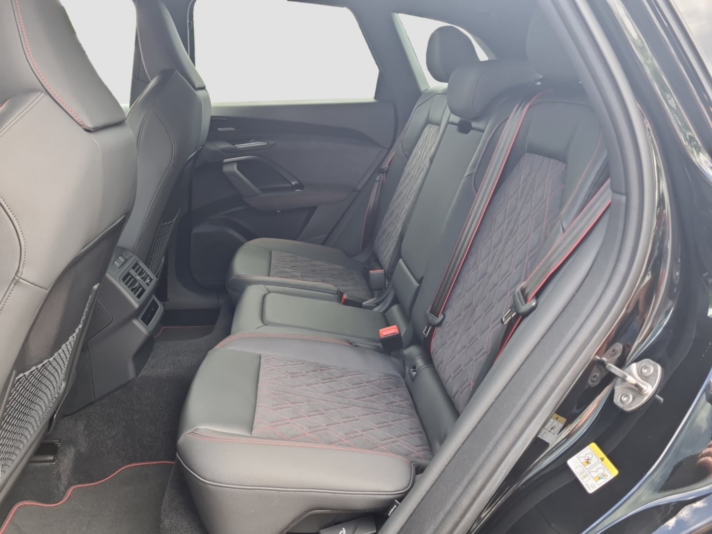 Bild über Audi Q5 SUV TDI quattro 150 kW S tronic - für weitere Informationen kontaktieren Sie den Audi Partner
