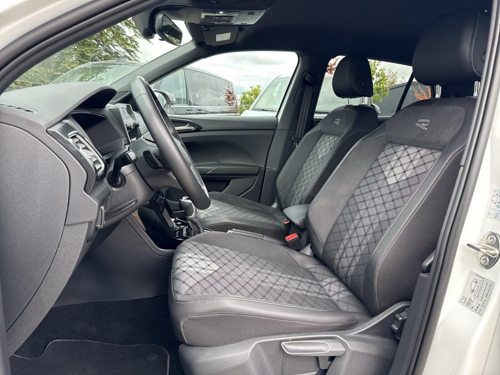 Volkswagen T-Cross – Bild 12