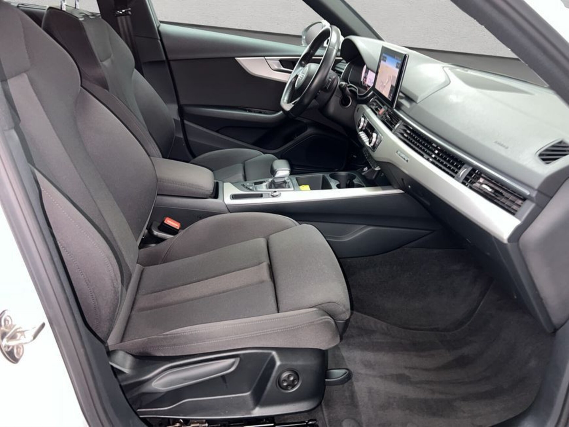 Audi A4 Avant S line
