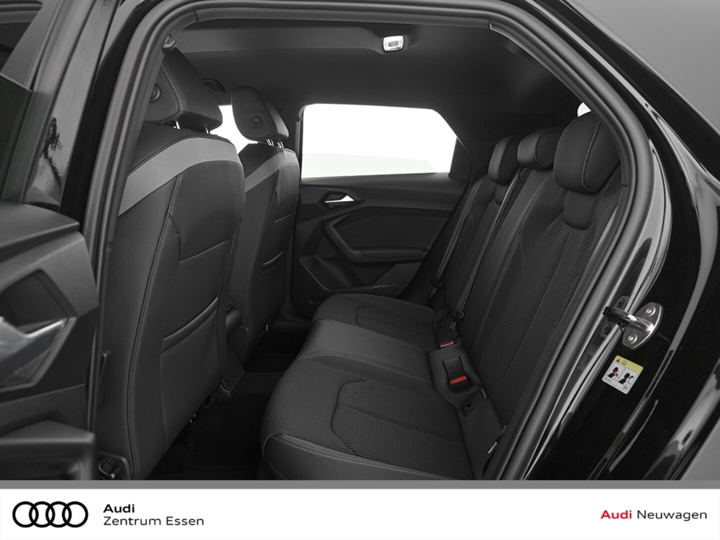 Bild über Audi A1 Sportback S line 30 TFSI S tronic - für weitere Informationen kontaktieren Sie den Audi Partner