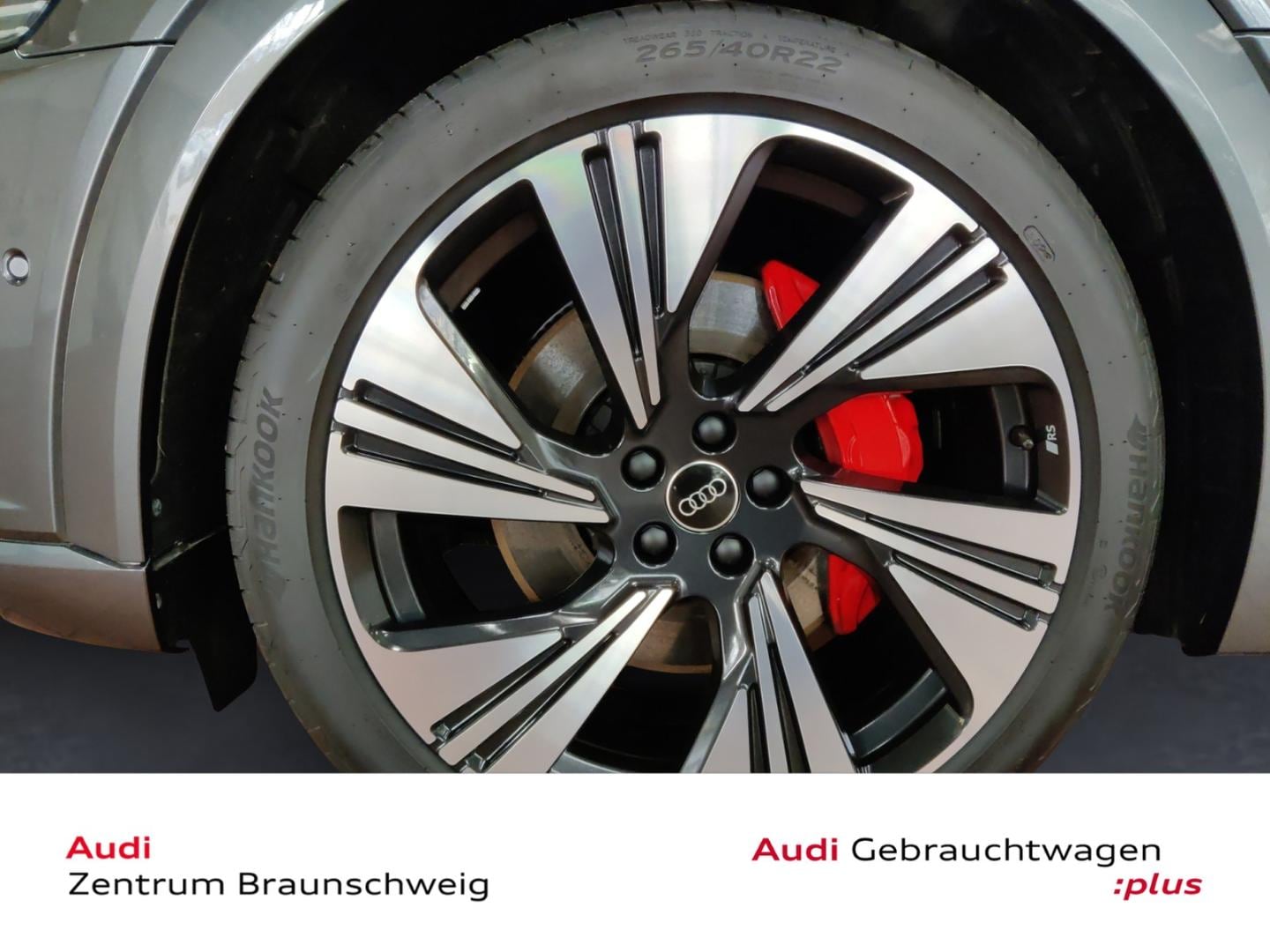 Image about Audi Q8 e-tron S line 55 e-tron quattro
