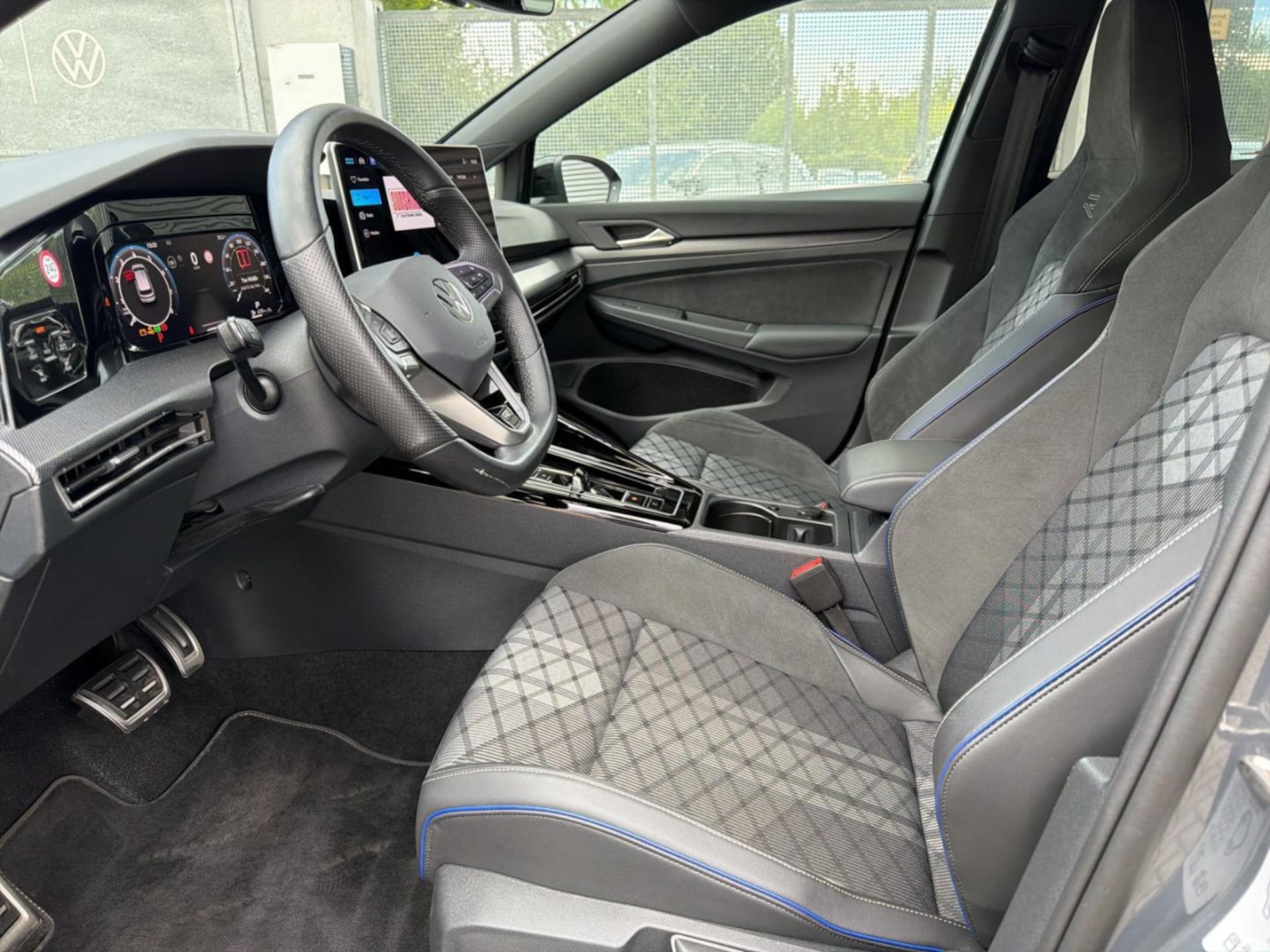 Volkswagen Golf R-Line