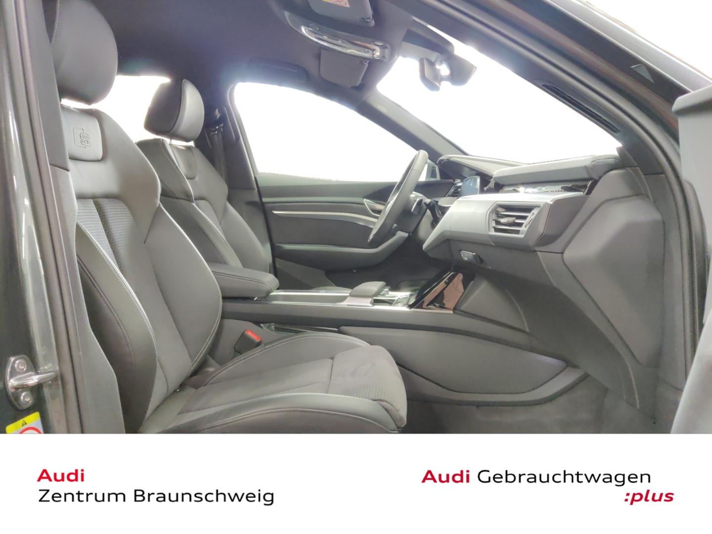 Image about Audi Q8 e-tron S line 55 e-tron quattro