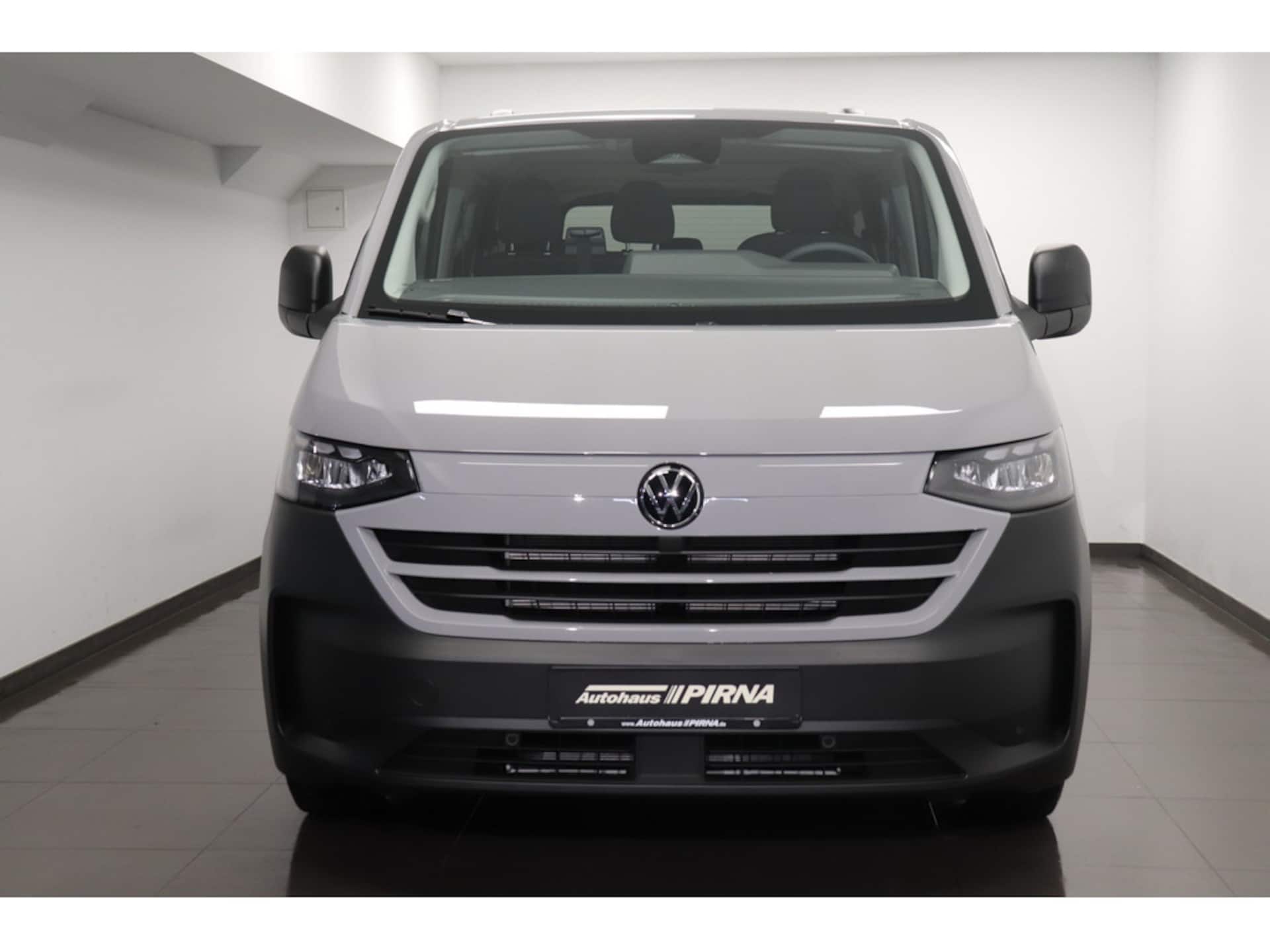 Volkswagen Transporter Kombi langer Radstand