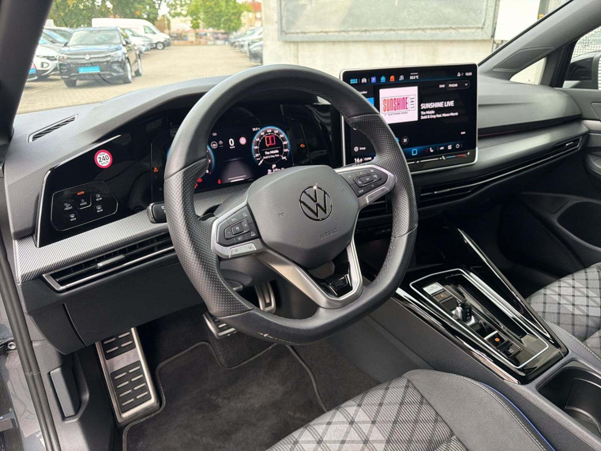 Volkswagen Golf R-Line