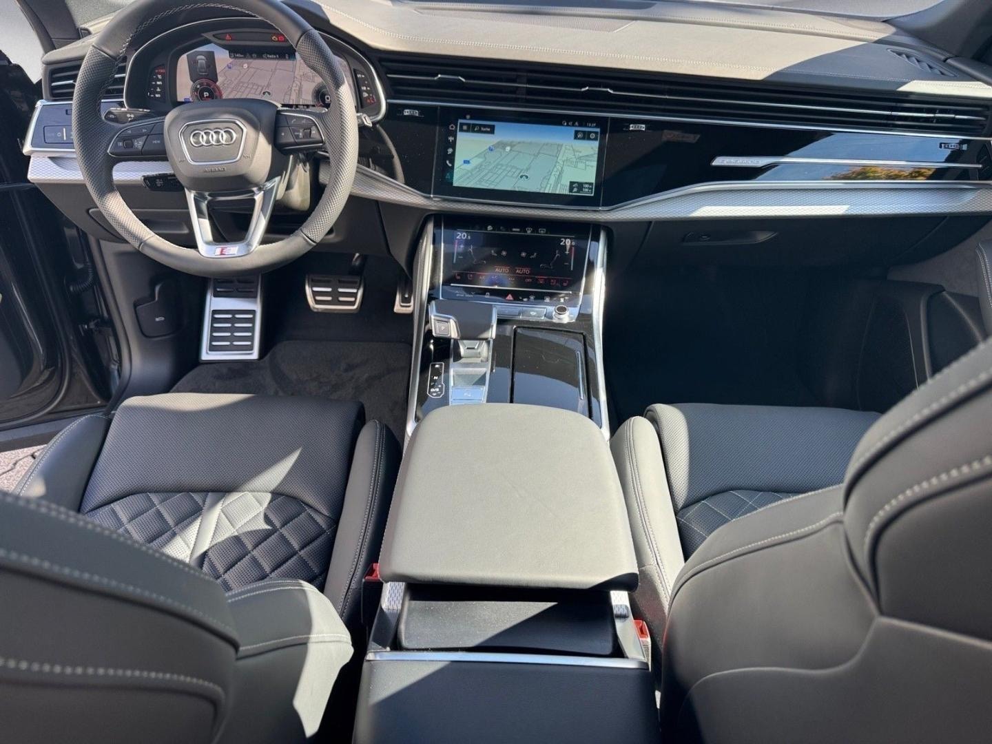 Bild über Audi Q8 SUV S line business TDI quattro 210 kW tiptronic - für weitere Informationen kontaktieren Sie den Audi Partner