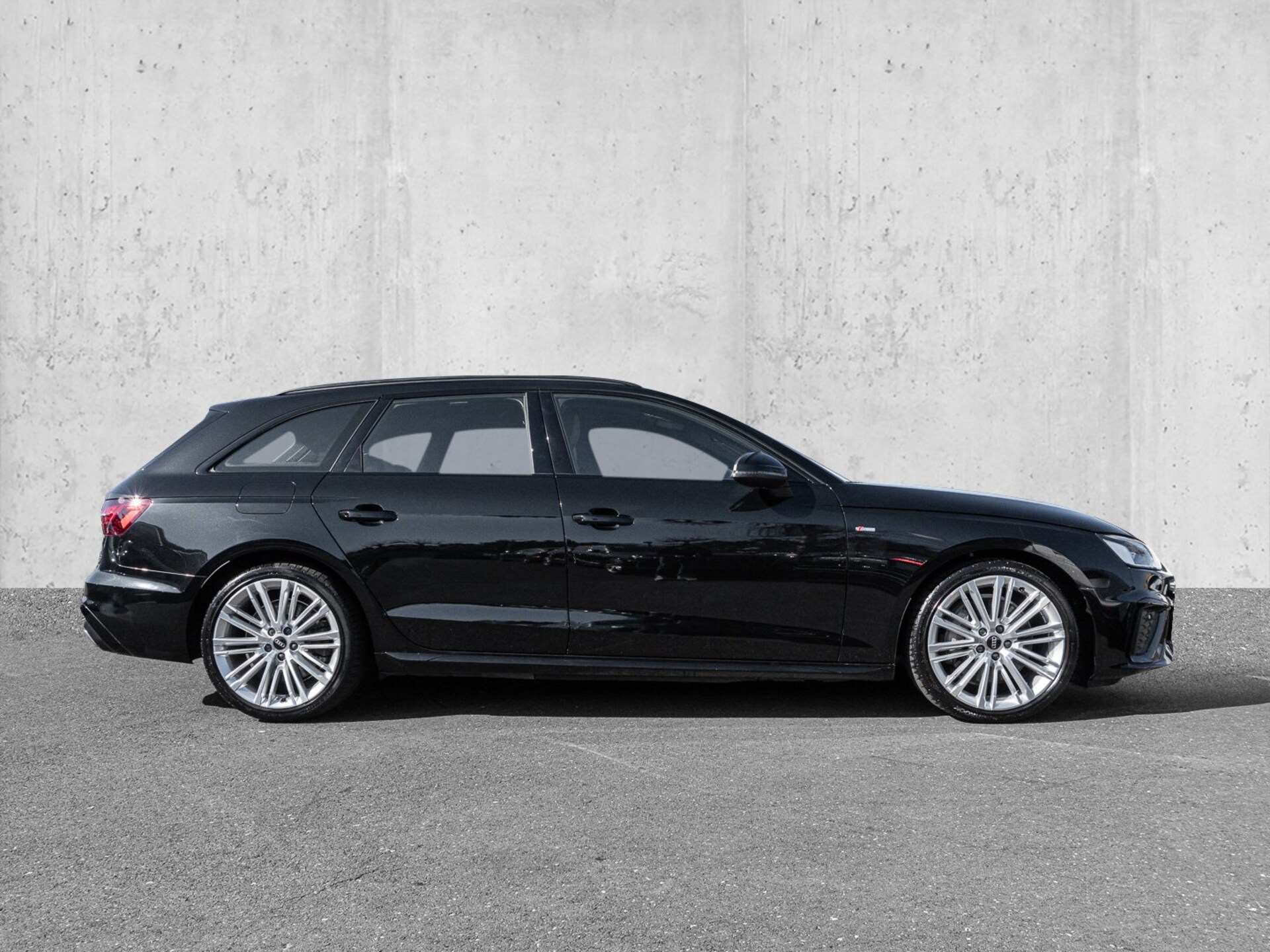 Audi A4 Avant S line