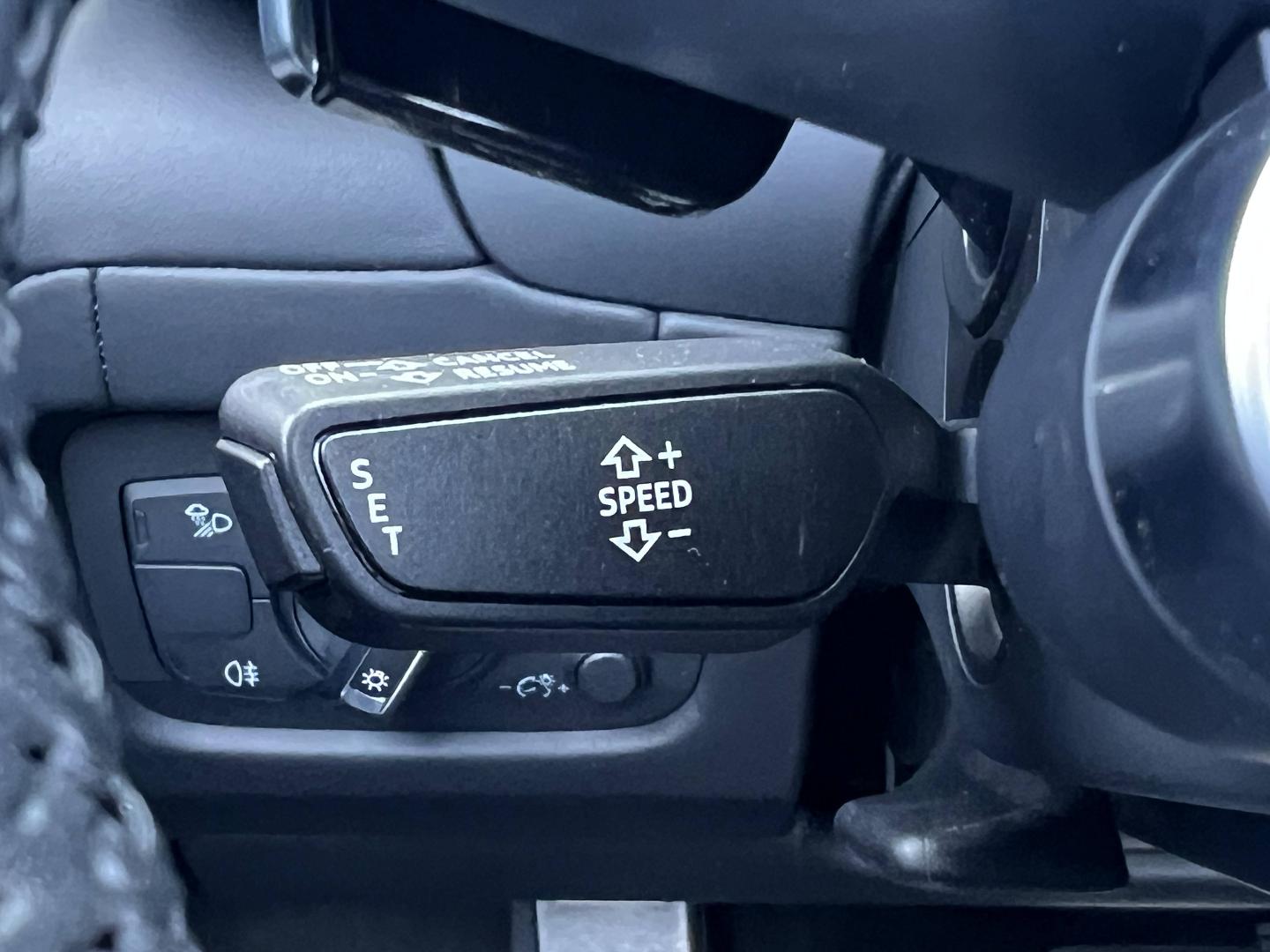 Image about Audi R8 Spyder R8 Spyder V10 plus 5.2 FSI quattro 449 kW (610 ch) S tronic