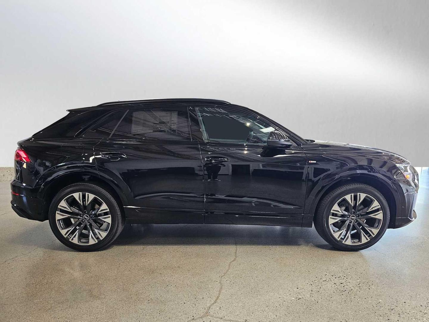 2025 Audi Q8 Premium Plus - Photo 8