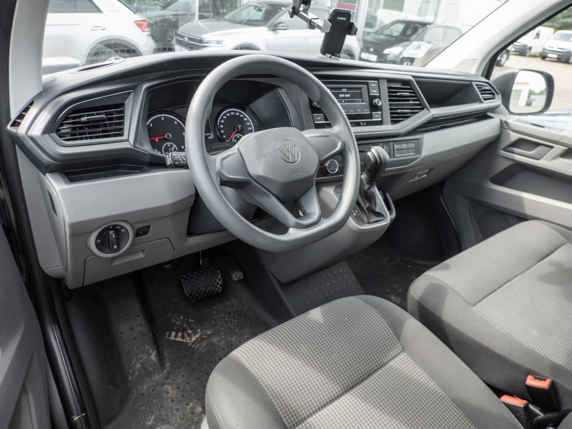 Volkswagen T6.1 Transporter Kombi langer Radstand