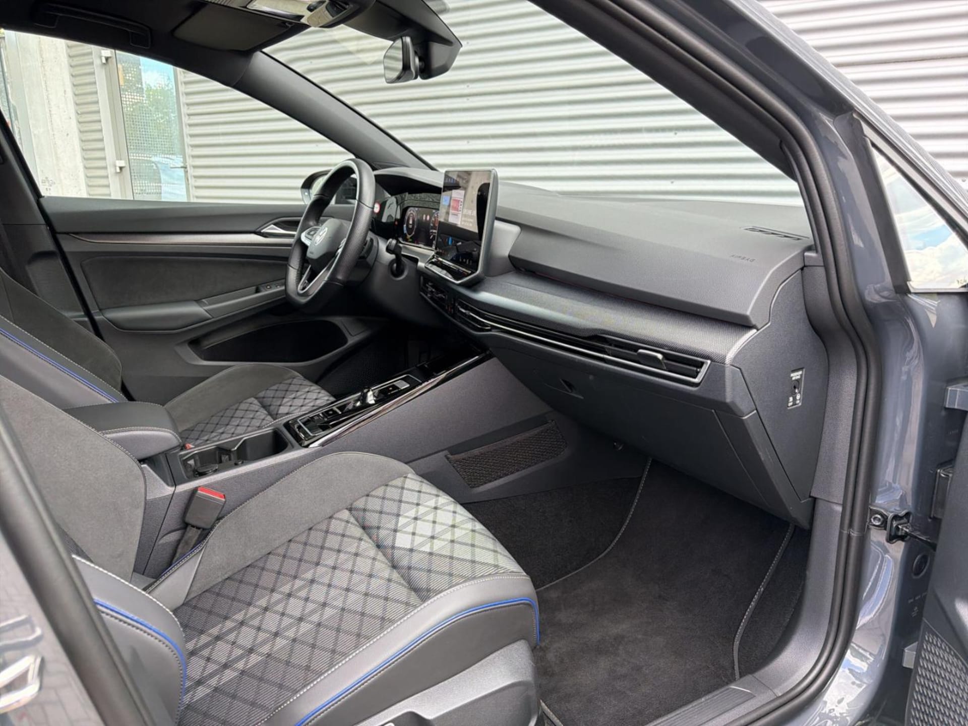 Volkswagen Golf R-Line