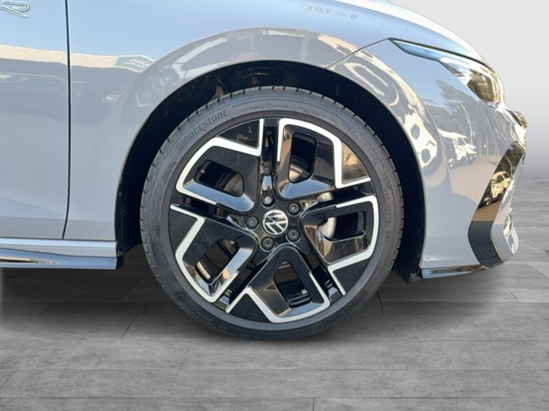 Volkswagen Golf R-Line