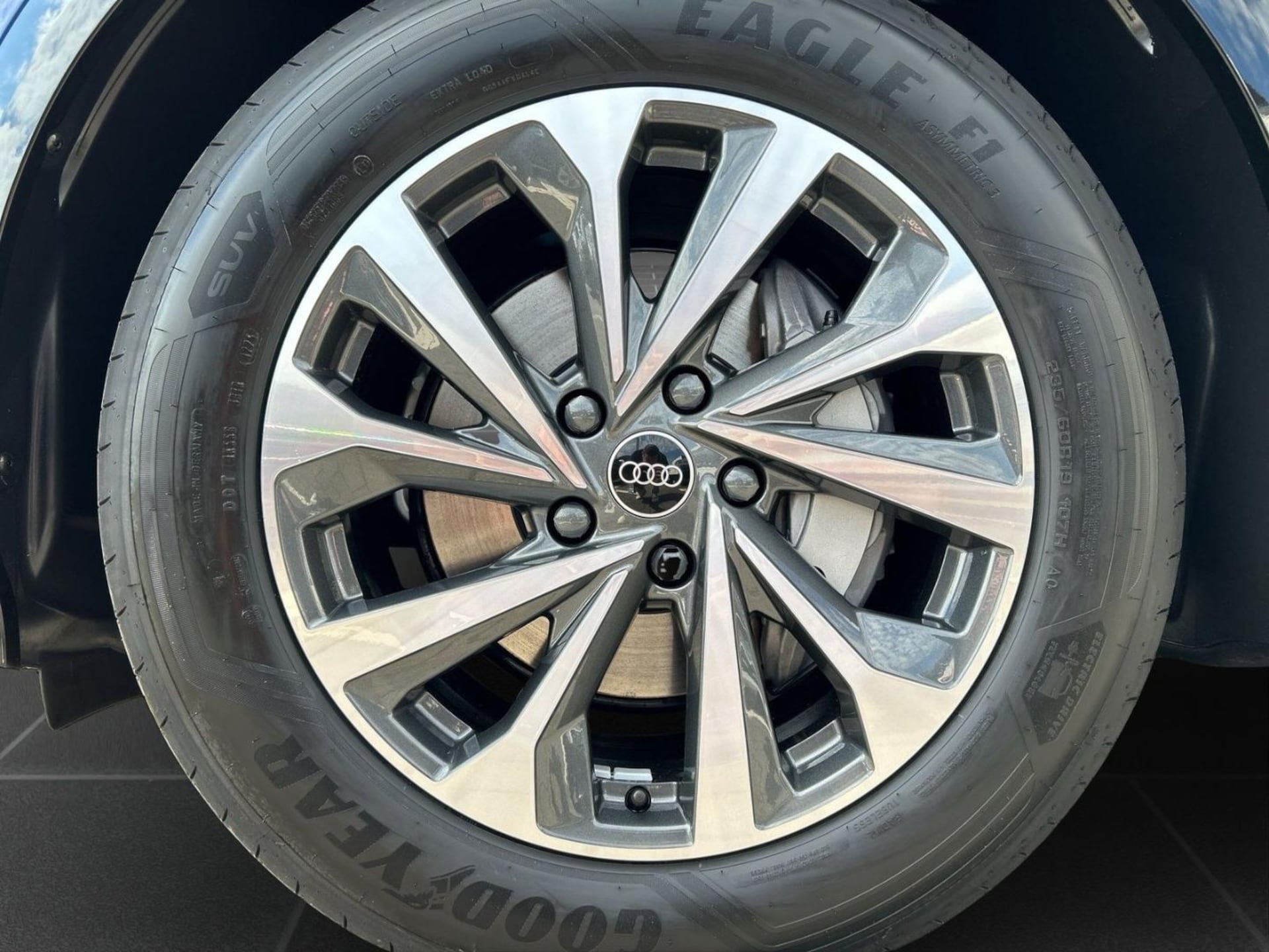 Audi Q6 SUV e-tron