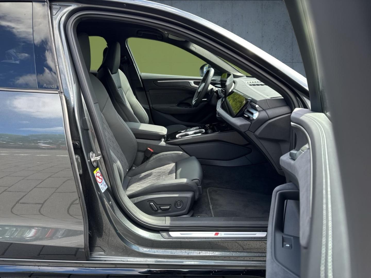 Bild über Audi A6 Limousine edition one TDI quattro 150 kW S tronic - für weitere Informationen kontaktieren Sie den Audi Partner