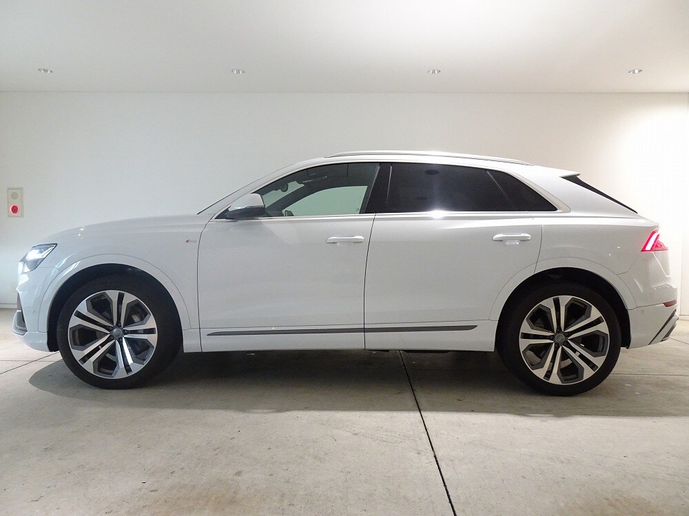 Image about Audi Q8 55 TFSI quattro debut package S line