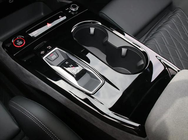 2025 AUDI SQ6 - Image 26