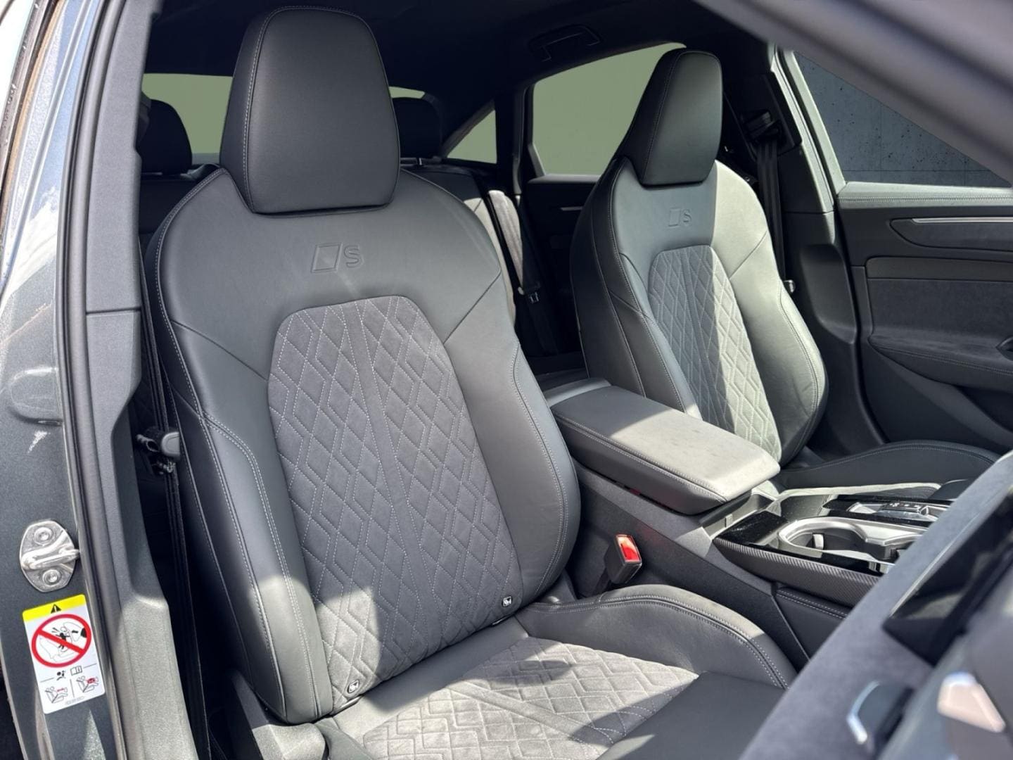 Bild über Audi A6 Limousine edition one TDI quattro 150 kW S tronic - für weitere Informationen kontaktieren Sie den Audi Partner