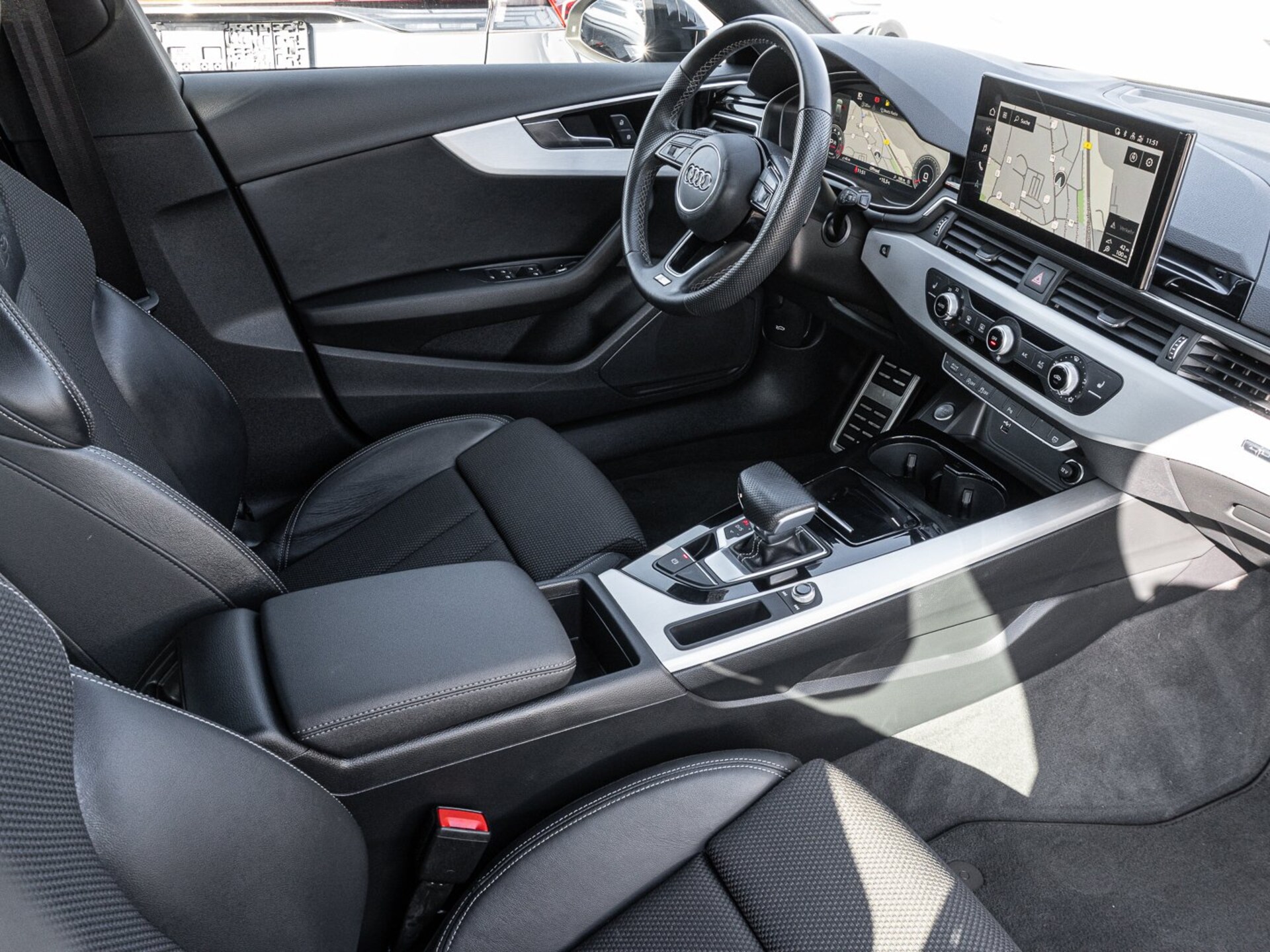 Audi A4 Avant S line