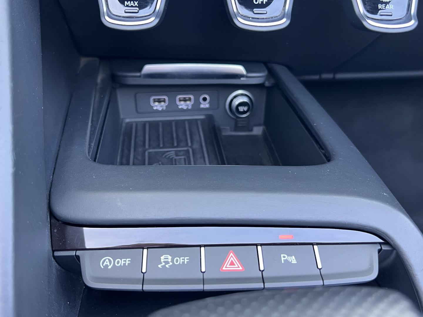 Image about Audi R8 Spyder R8 Spyder V10 plus 5.2 FSI quattro 449 kW (610 ch) S tronic