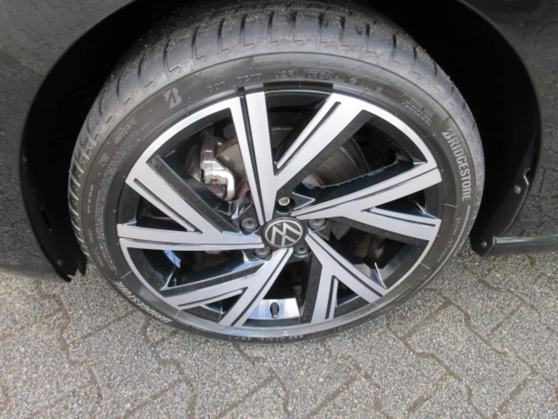 Volkswagen Golf Style