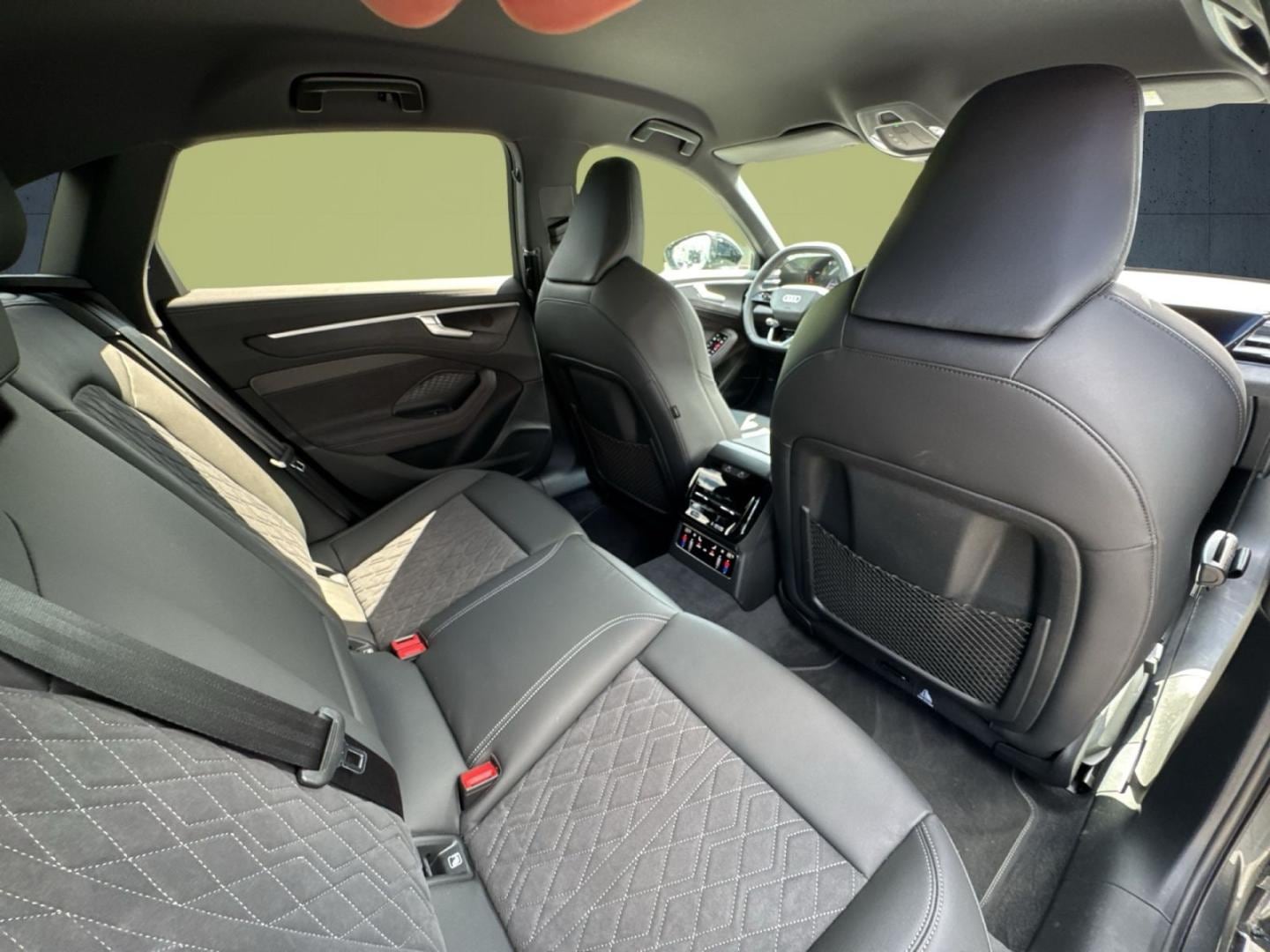 Bild über Audi A6 Limousine edition one TDI quattro 150 kW S tronic - für weitere Informationen kontaktieren Sie den Audi Partner