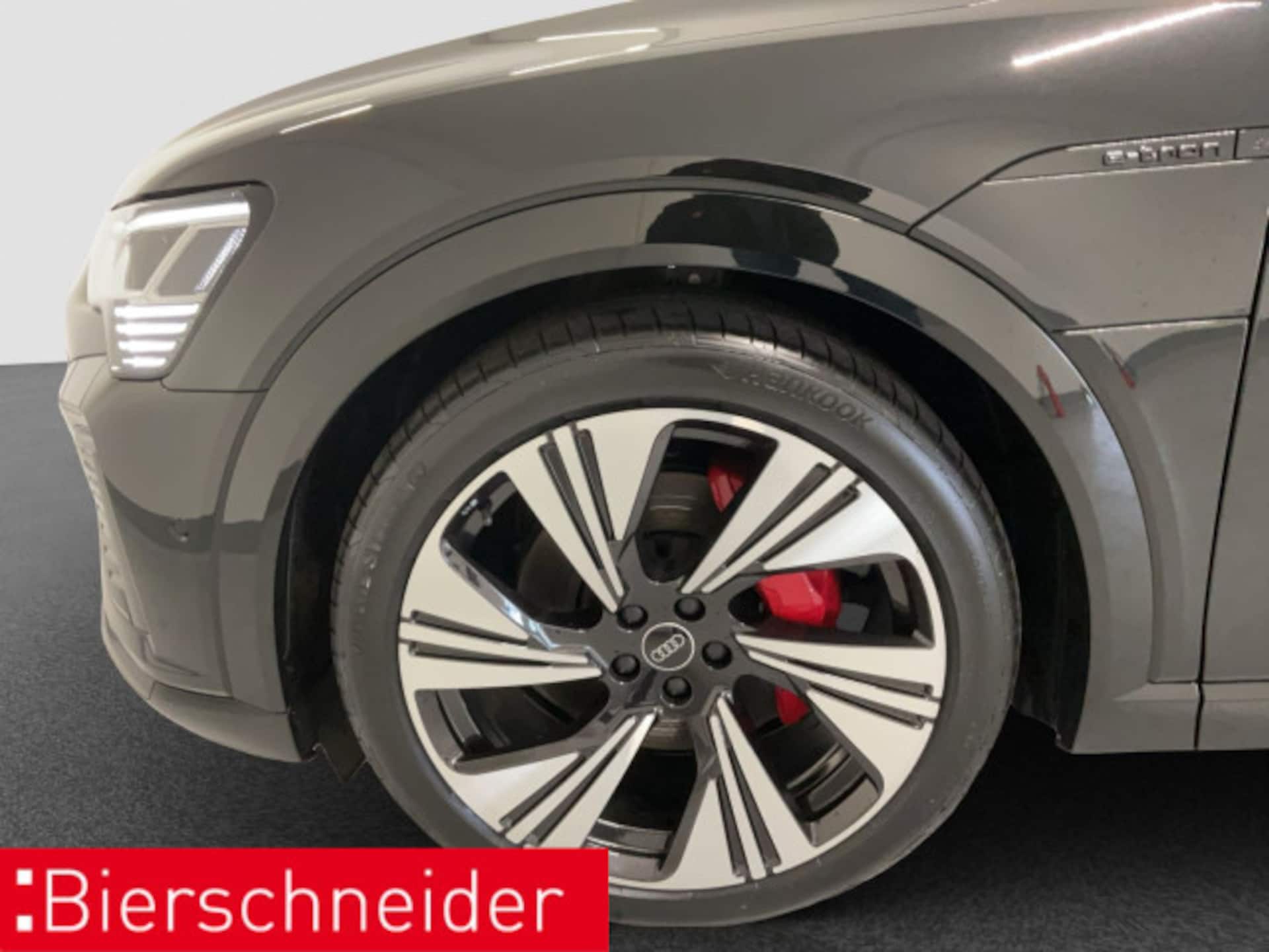 Audi Q8 Sportback e-tron S line