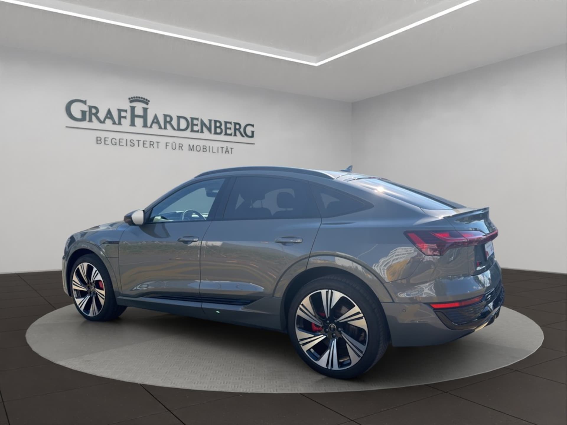 Audi Q8 Sportback e-tron S line