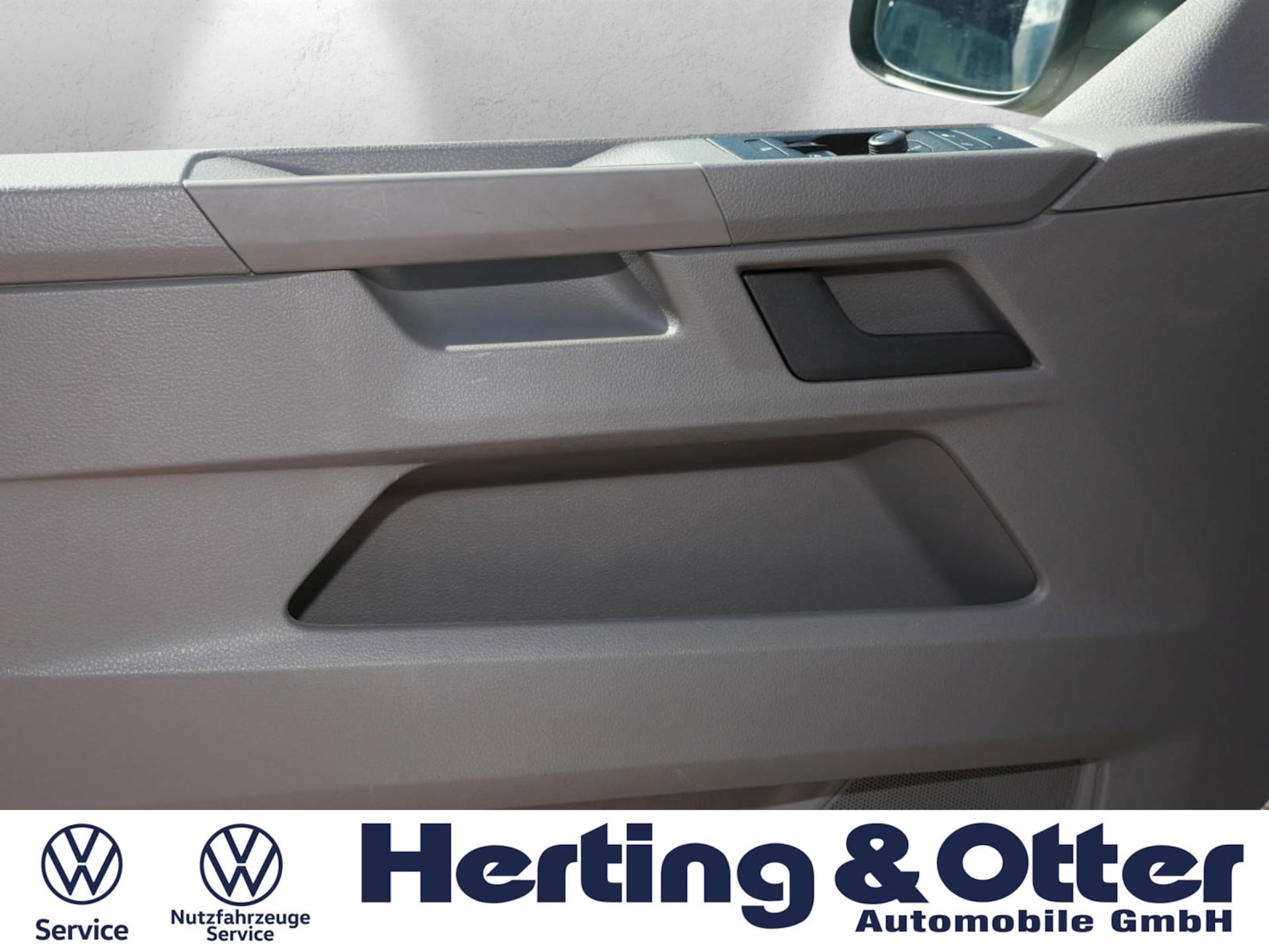 Volkswagen T6.1 Transporter Kombi langer Radstand